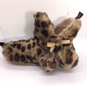 Cuddl Duds Leopard Animal Print Furry Pom Poms And Bows Slippers